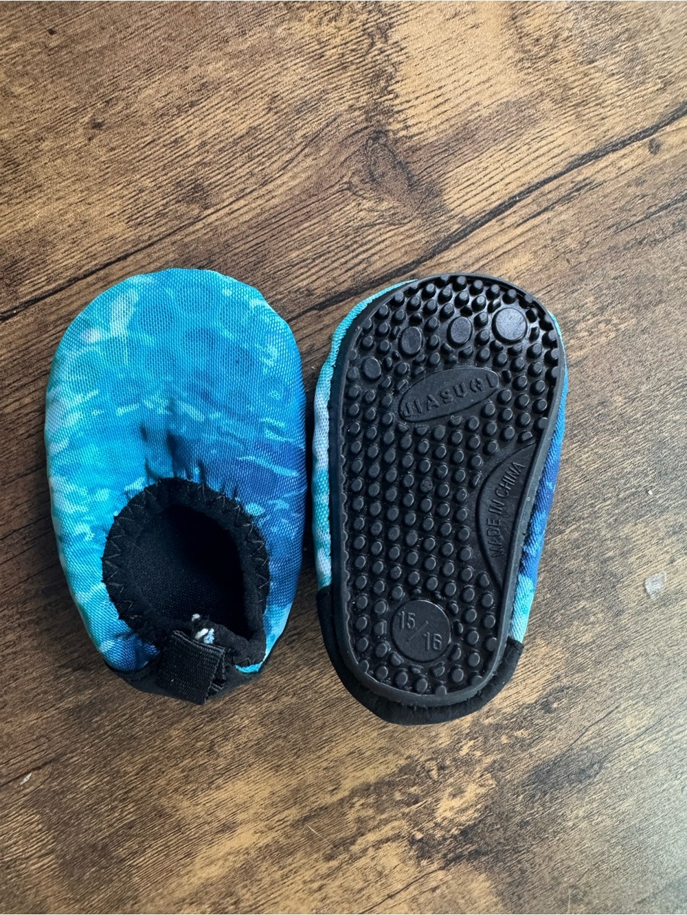 Kids Blue Water-Print Slip-On Water Shoes